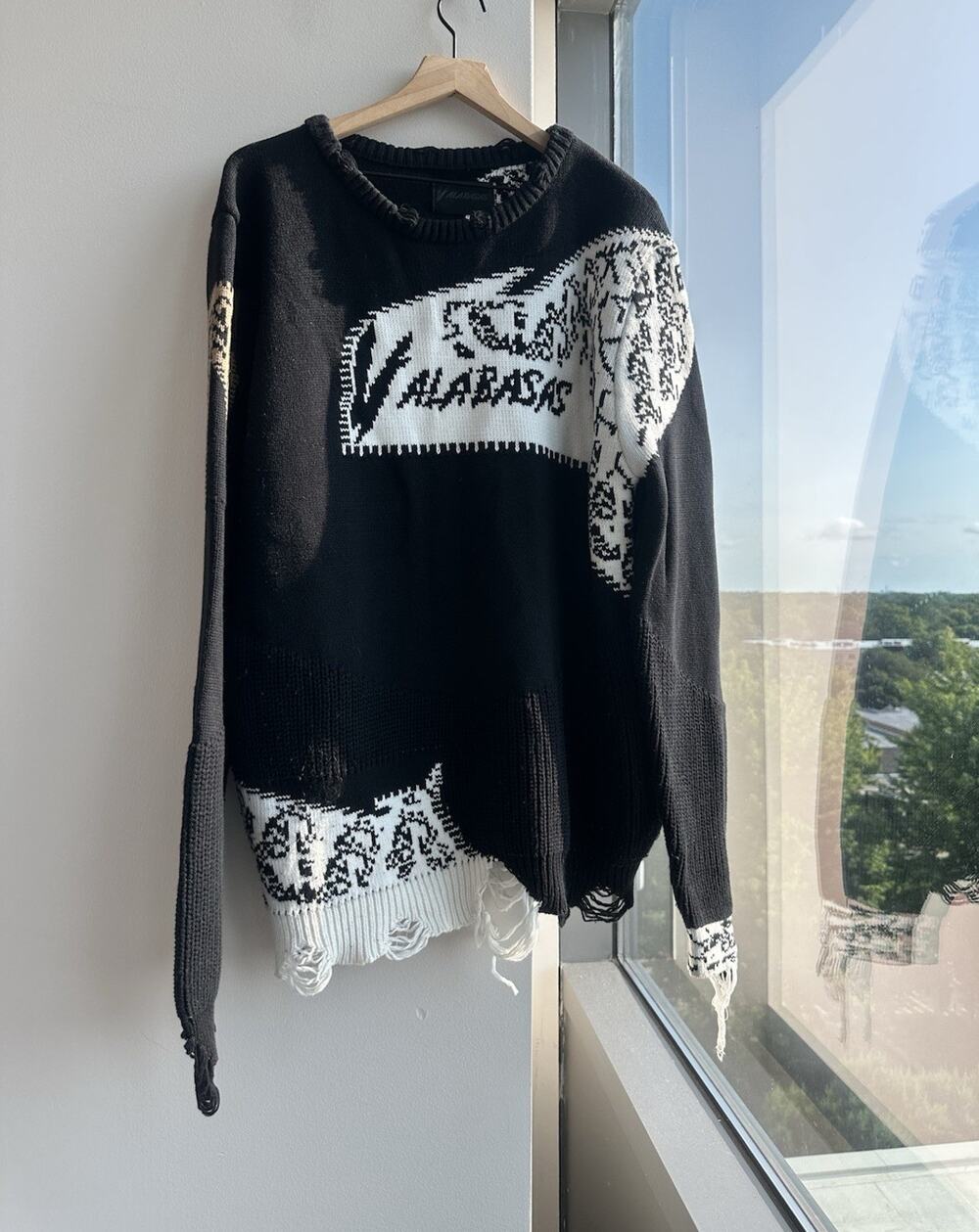 Valabasas Komodo distressed Black White Chunky-Knit Fringe Raglan Sweater XL